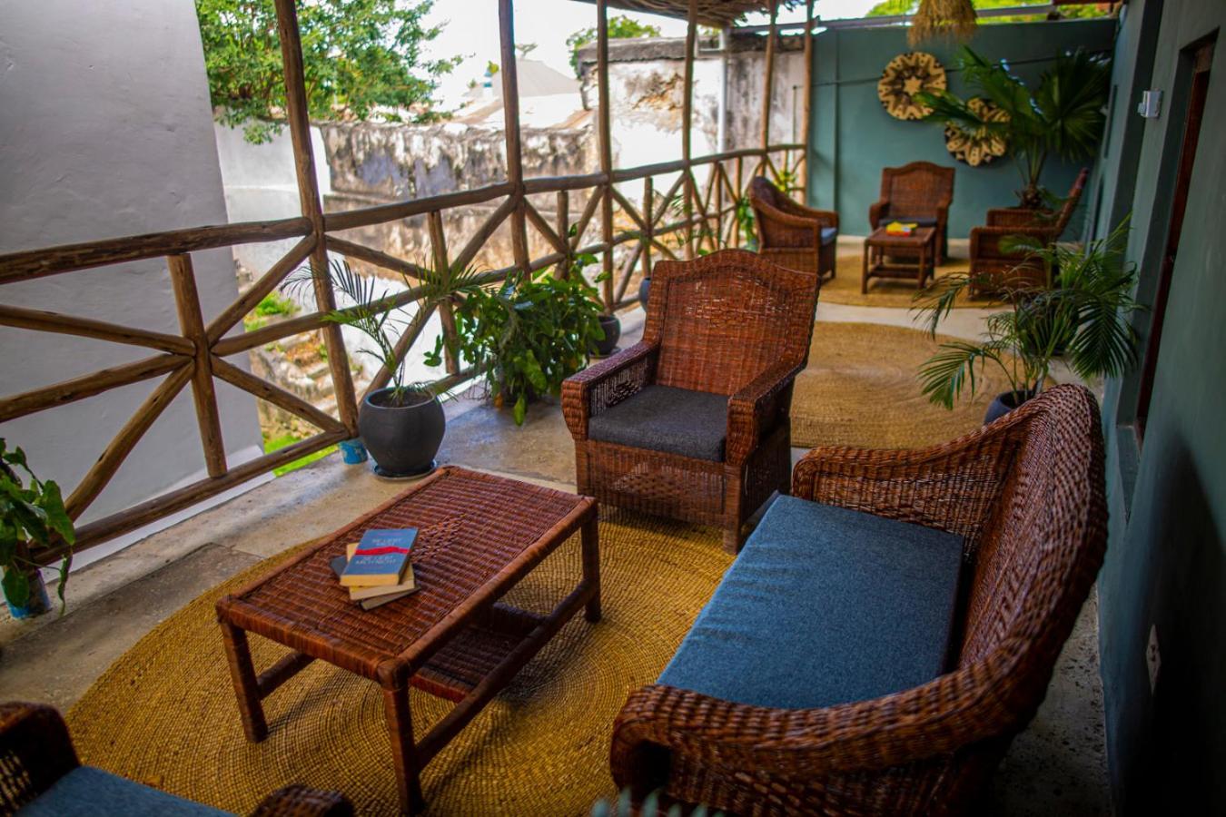 Firefly West Wing Hotel Bagamoyo Buitenkant foto